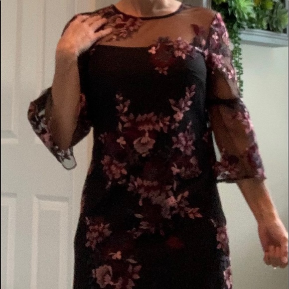 White House Black Market Dress - Picture 5 of 6